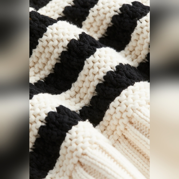 H&M Sweater - Picture 3 of 6